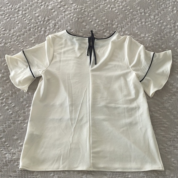 Banana Republic Cream Navy Blue Tie Back Blouse - Picture 4 of 6